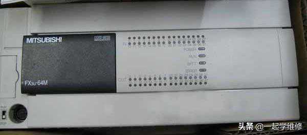 PLC不显示，通电无反应怎么办？