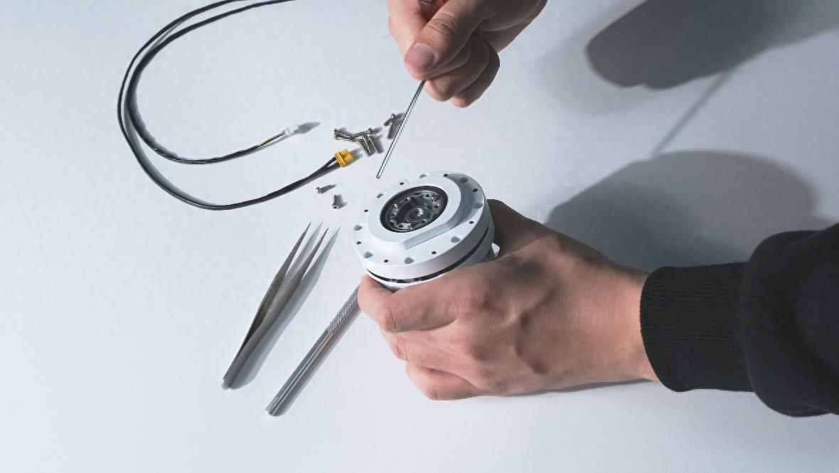 云深处发布轻量级、高性能机器人关节