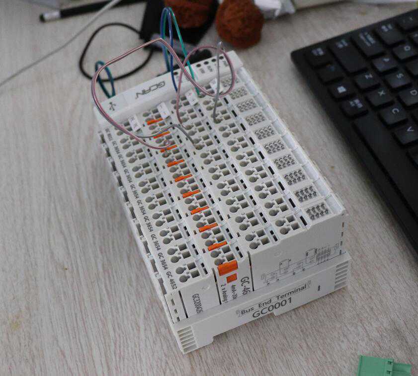 LED灯需要通过PLC进行控制吗？