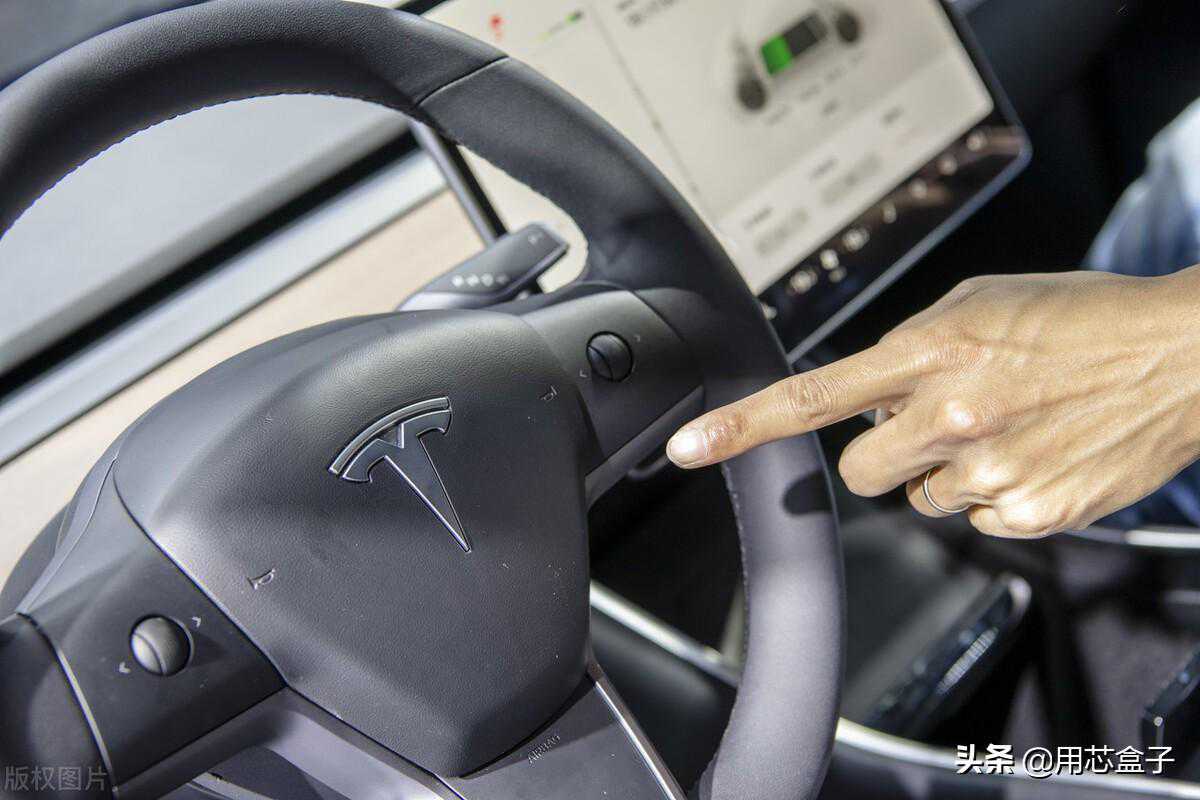 搭载国产自研芯片,自动驾驶平台 UniDrive 亮相 搭载国产自研芯片,自动驾驶平台 UniDrive 亮相